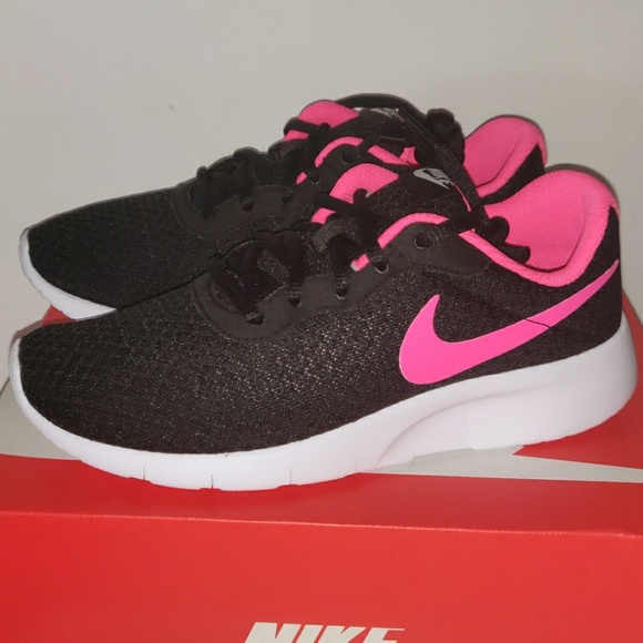 Nike Tanjun GS Sneaker - Picture 3 of 7